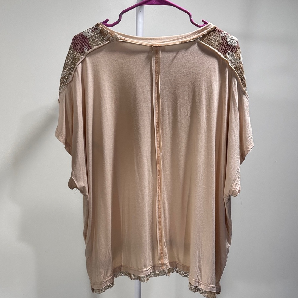 POL Tan Lace Accent Short Sleeve Top - Picture 3 of 6